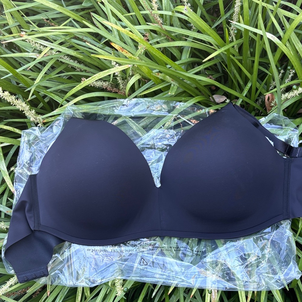 Soma Vanishing 360 Wireless Bra NWT